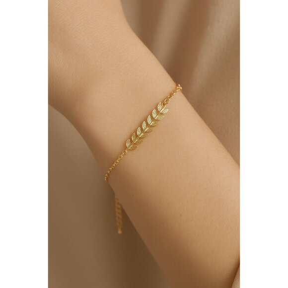 Madeleine Elizabeth Dainty Fern Vine Bracelet 18K Gold Finish New in Package - Picture 1 of 4